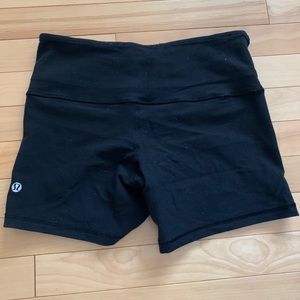 Lululemon Wunder Under Reversible shorts size 6